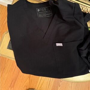 FIGS matching scrub set! Size small in top and pants are petite small joggers